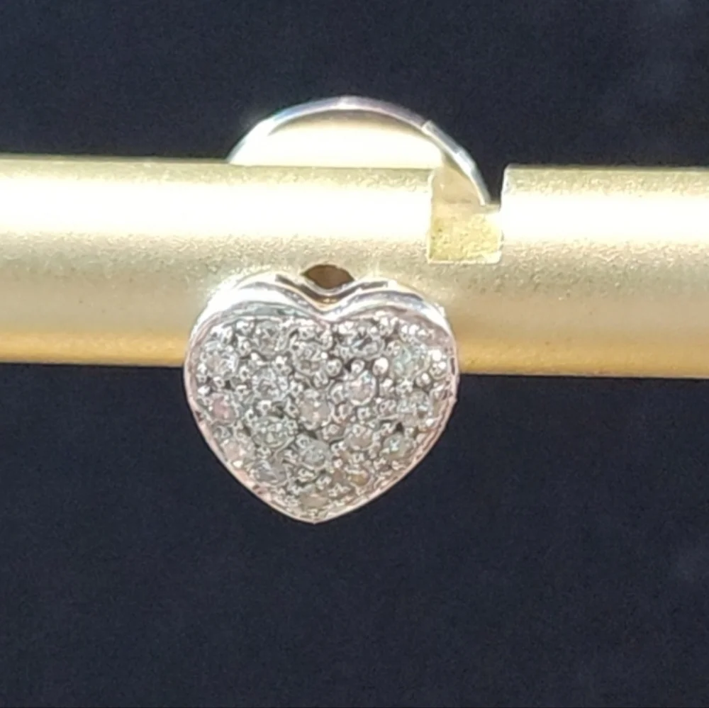 EUC Elegant 18K YG Heart Stud Earrings